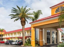 Days Inn & Suites by Wyndham Port Richey