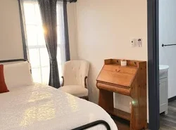 Bugge Room 203, Hyland Hotel