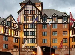 Hotel Roanoke & Conference Center, Curio Collection by Hilton