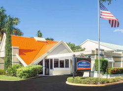 Howard Johnson by Wyndham Vero Beach / Downtown
