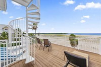 Beach Sanctuary Beach Front Views 4 Bedrooms Hot Tub Sleeps 10