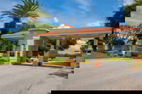 South Facing Pool Great For Families 4 Bedroom Home