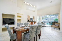 Pristine Villa Palm Home