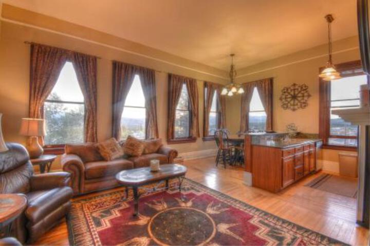 Mountain Views In Beautiful Historic Building! - thumb 4