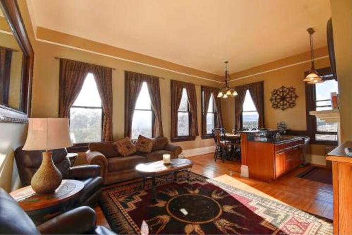 Mountain Views In Beautiful Historic Building! - thumb 0