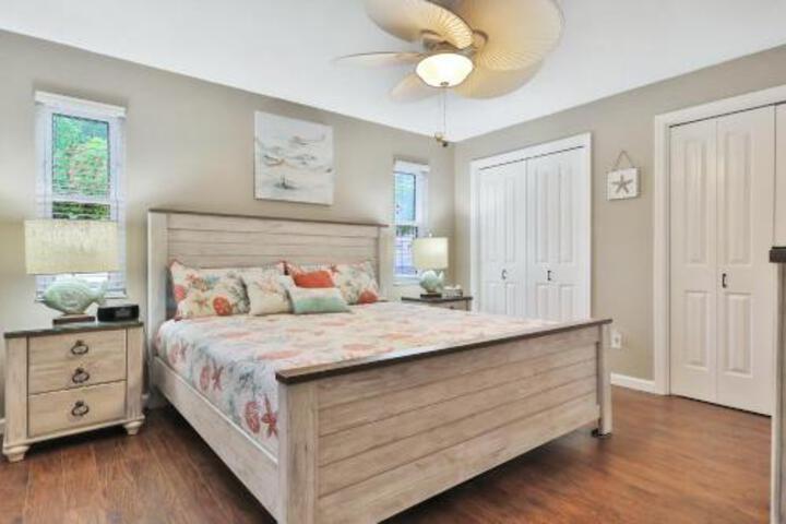 Laid Back In Largo - thumb 1