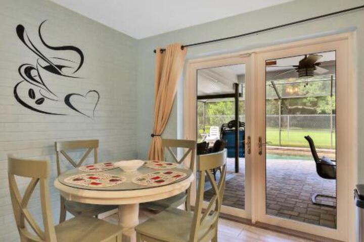 Laid Back In Largo - thumb 0