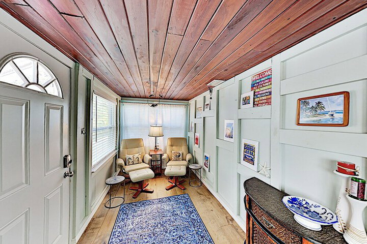 New Listing! Updated Coastal Charmer W / Hot Tub 2 Bedroom Home - thumb 5