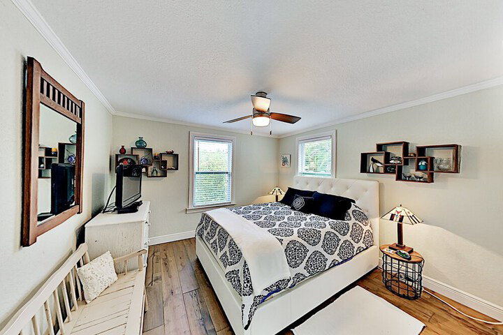 New Listing! Updated Coastal Charmer W / Hot Tub 2 Bedroom Home - thumb 4