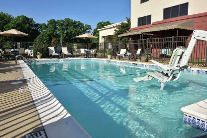 Hampton Inn & Suites Alexandria - thumb 3