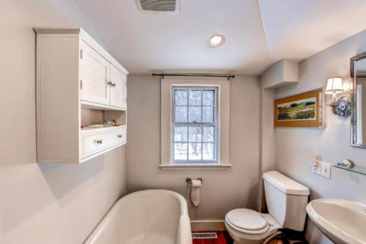 Ipswich Cottage W / Beautiful Views 5 Mins To Beach - thumb 3