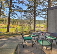 Quiet Home with Graeagle Meadows Golf Course View - Accommodation Missouri