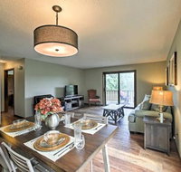 The Birdhouse with Balcony & Golf Course View! - Accommodation Missouri