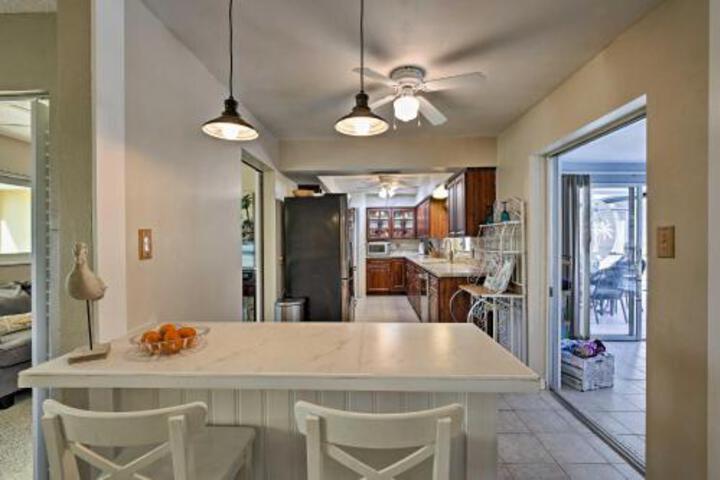 Largo Home W / Private Pool & Spa 4 Miles To Beach! - thumb 6