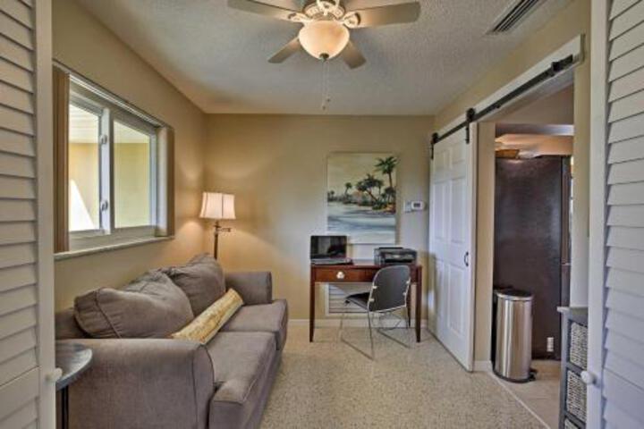 Largo Home W / Private Pool & Spa 4 Miles To Beach! - thumb 5