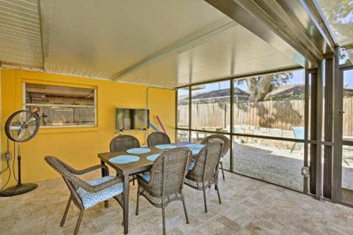 Largo Home W / Private Pool & Spa 4 Miles To Beach! - thumb 4