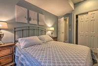 Lake Harmony Home w / Hot Tub Walk to Ski Lifts