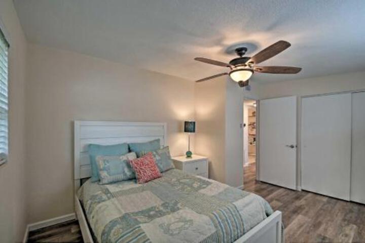 Family Home W / Courtyard 2 Mi To Indian Rocks Beach - thumb 2