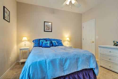 Blue Bungalow W / Porch Walk To Beach & Bay! - thumb 5