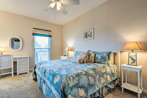 Blue Bungalow W / Porch Walk To Beach & Bay! - thumb 0