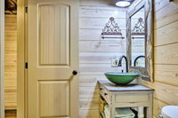 Cabin w / Boat Parking Guntersville Lake 1 Mi