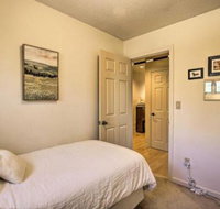 Woodland Retreat with Pool  Nearby Wineries - Accommodation Missouri