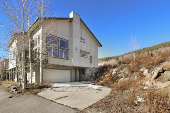 130 Meisel Drive Townhouse - thumb 2