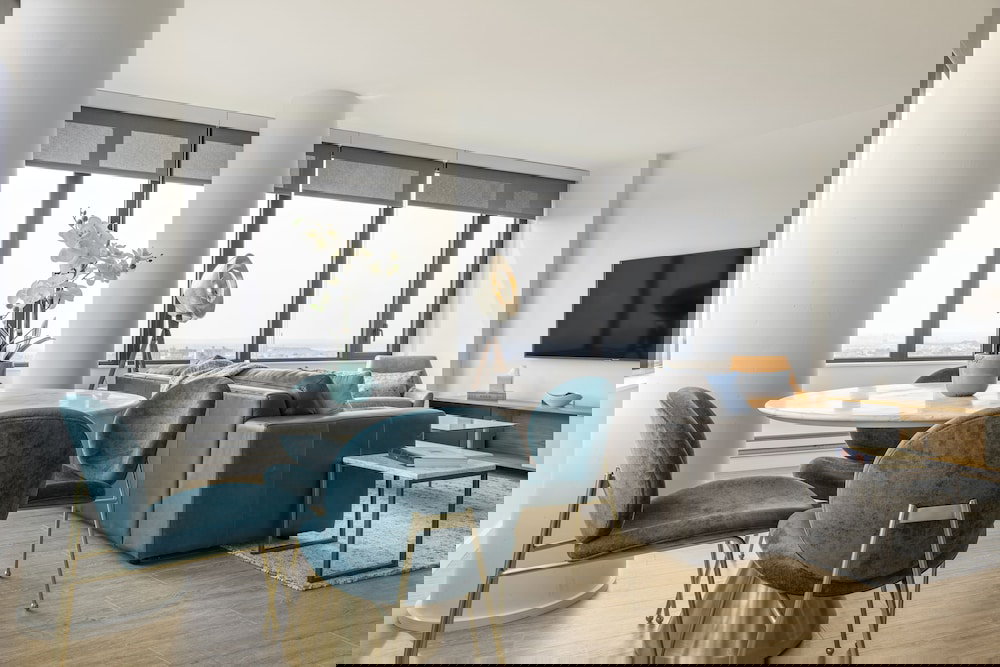 Deedee's Sky Rise Apartments - Newport 2 - thumb 5