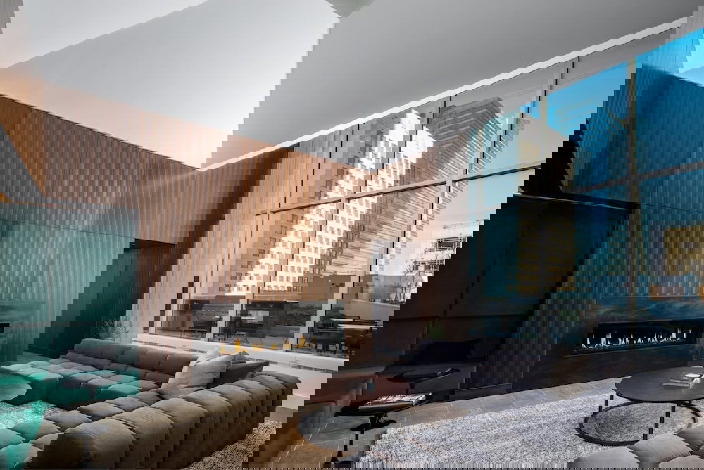 Deedee's Sky Rise Apartments - Newport 2 - thumb 3