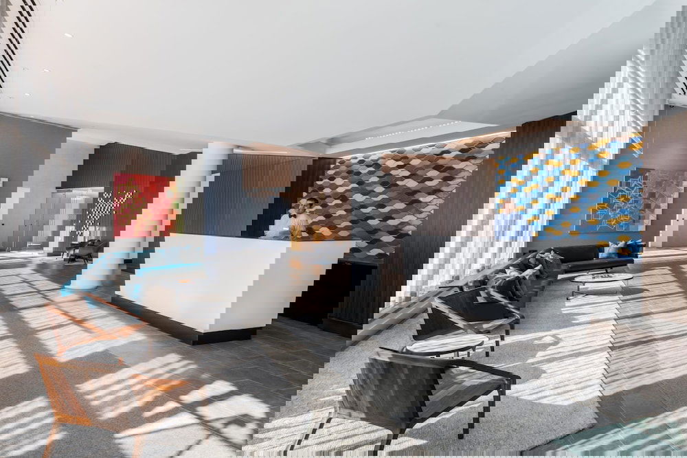 Deedee's Sky Rise Apartments - Newport 2 - thumb 4