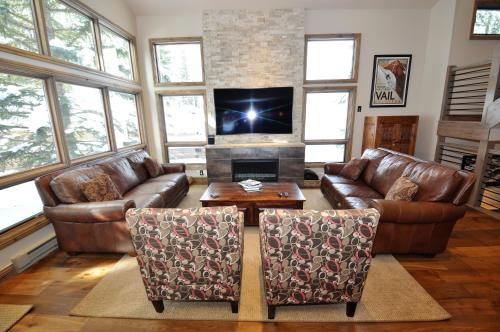 Gorgeous Spacious 4 Bedroom Townhome W / Garage - thumb 3