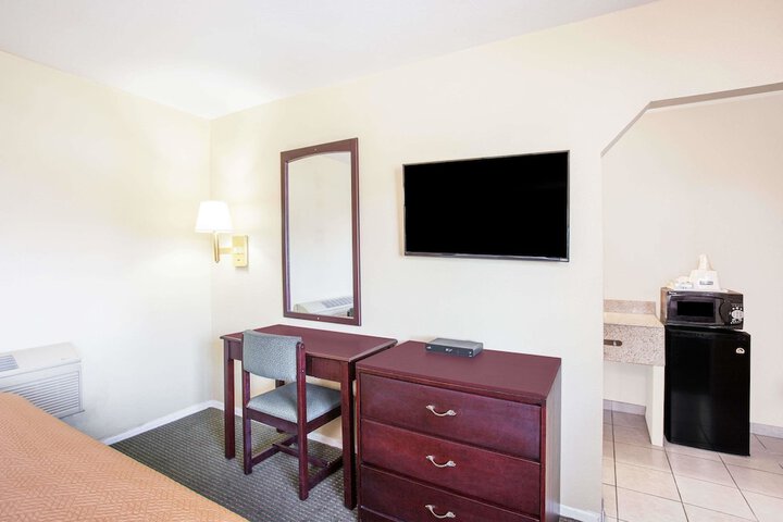 Travelodge By Wyndham Barstow - thumb 4