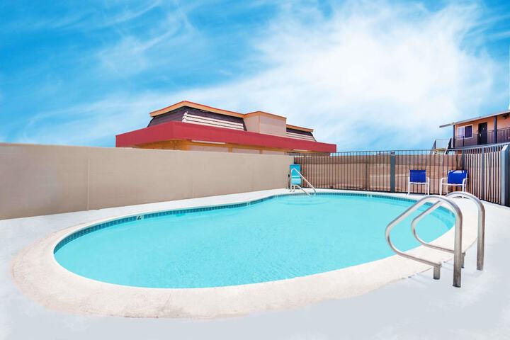 Travelodge By Wyndham Barstow - thumb 1