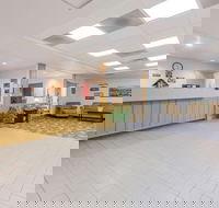 Super 8 by Wyndham Alma - Accommodation Missouri