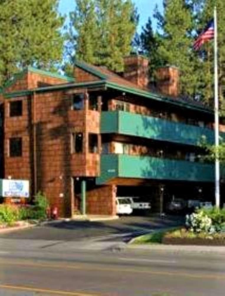 Snow Lake Lodge - thumb 3