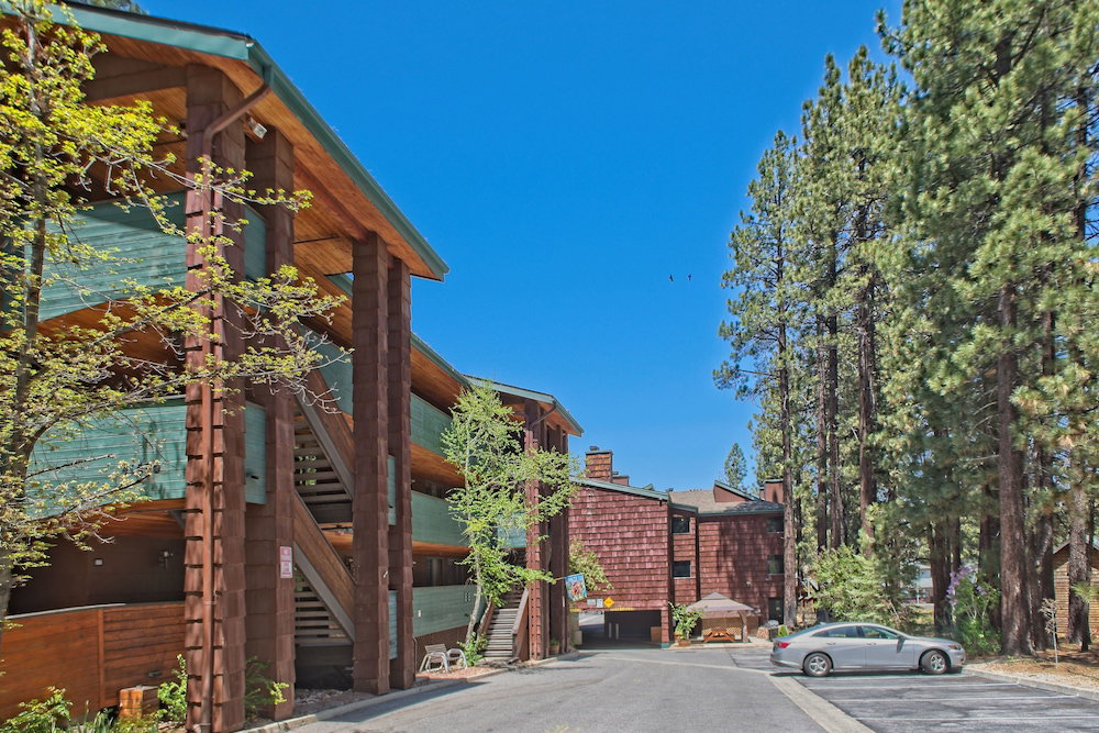 Snow Lake Lodge - thumb 2