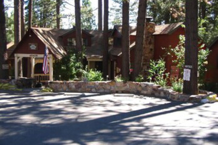 Cozy Hollow Lodge - thumb 0