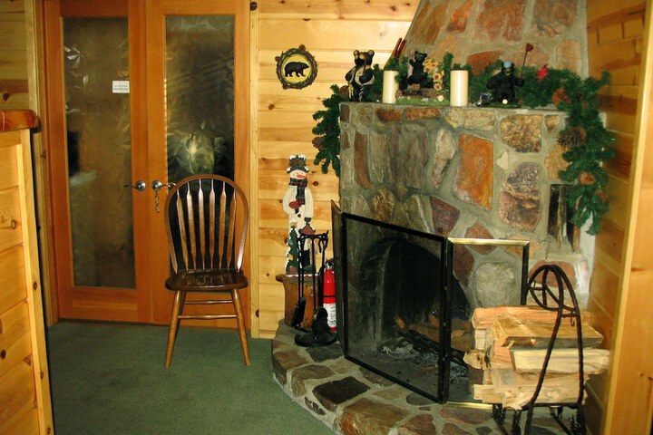 Cozy Hollow Lodge - thumb 3