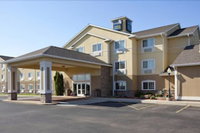 GrandStay Hotel  Suites Becker Big Lake