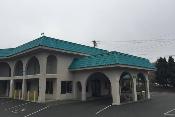 Timberland Inn & Suites - thumb 1