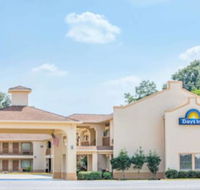 Days Inn by Wyndham Abbeville - Accommodation Missouri