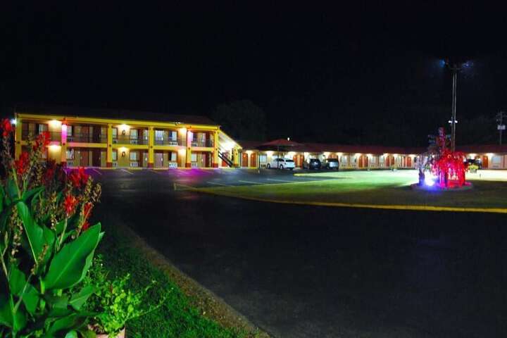 Duffy's Motel - thumb 2