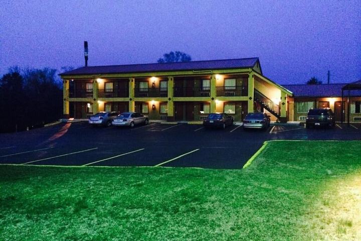 Duffy's Motel - thumb 1