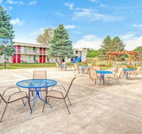 Travelodge by Wyndham Adrian - Accommodation Missouri