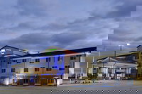 Holiday Inn Express  Suites Nevada an IHG Hotel