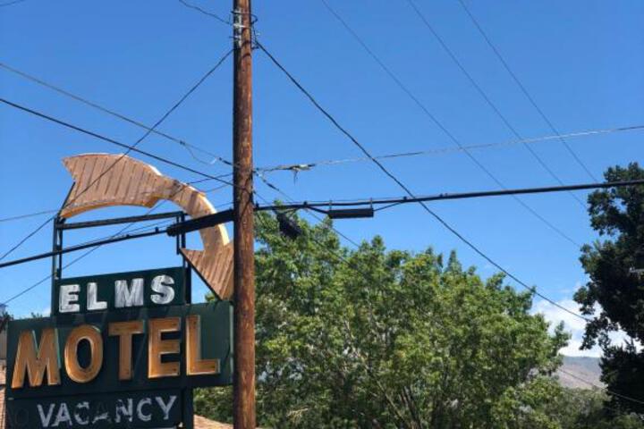 Bishop Elms Motel - thumb 7