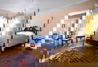 A Kingston Bed  Breakfast