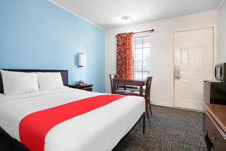 OYO Hotel Calhoun GA I 75 & US 41 Hwy - thumb 6
