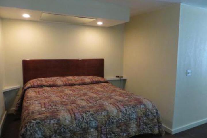 Economy Inn Fort Dodge - thumb 3