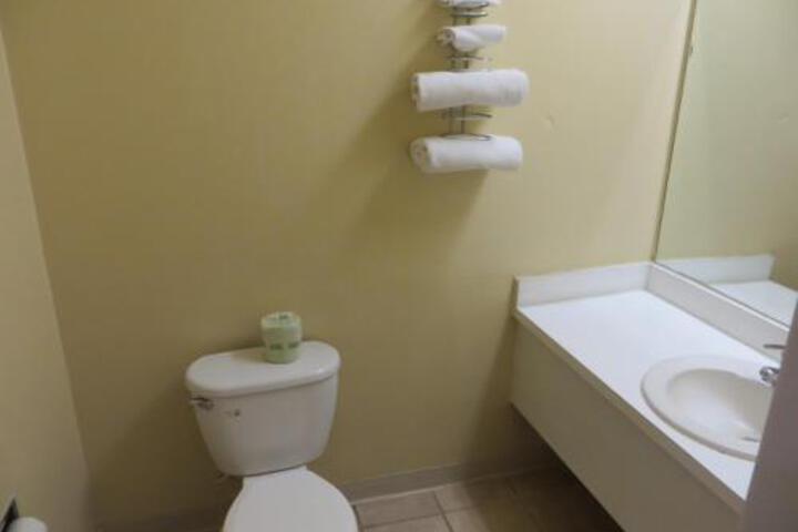 Economy Inn Fort Dodge - thumb 5